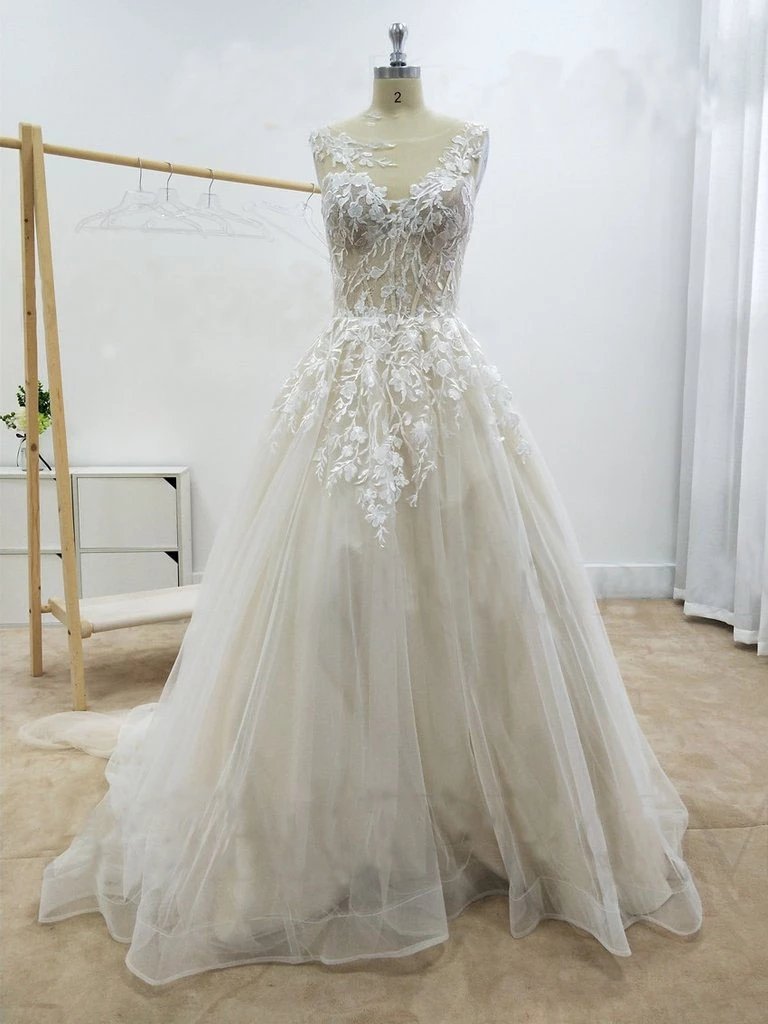 Elegant A Line Floral Appliques Beach Wedding Dresses Backless Tulle Boho Wedding Gowns SK01